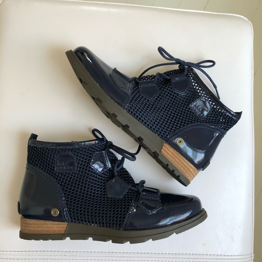 Sorel major lace mesh boot